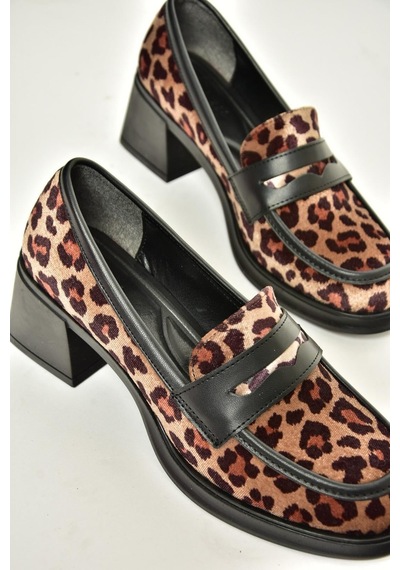 Fox Shoes T820145302 Leopar/siyah Süet Kalın Topuklu Kadın Ayakkabı Leopar - Siyah Fox Shoes T820145302 Leopar/siyah Süet Kalın Topuklu Kadın Ayakkabı Leopar - Siyah