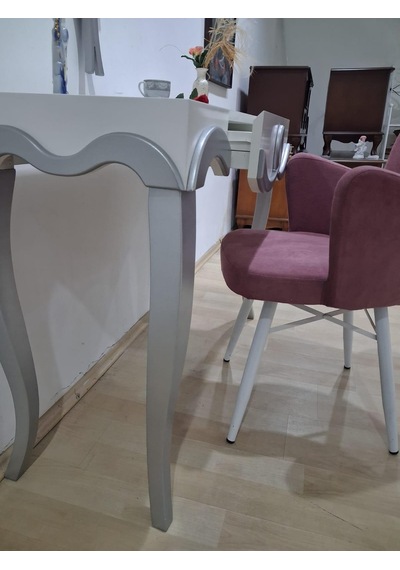 Dresuar Cnc Kabartma 90665 Model Aynalı Kelebek Sandalye Ayak Parlak Beyaz Gri Renk Beyaz - Gri Dresuar Cnc Kabartma 90665 Model Aynalı Kelebek Sandalye Ayak Parlak Beyaz Gri Renk Beyaz - Gri