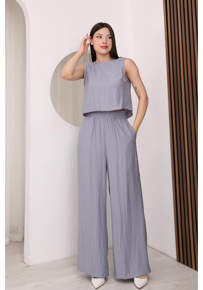Famoda Gri Sırtı Çapraz Bağcıklı Crop Bluz & Yüksek Bel Palazzo Pantolon Alt Üst Takım Famoda Gri Sırtı Çapraz Bağcıklı Crop Bluz & Yüksek Bel Palazzo Pantolon Alt Üst Takım