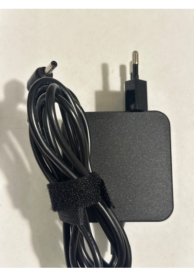 19 Volt 2.37 Amper Asus Uyumlu Adaptör 19 Volt 2.37 Amper 4.0 Mm 1.35 Mm Adaptör