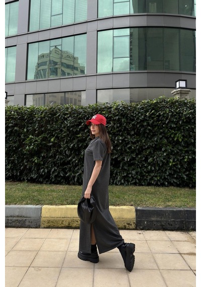 WeShaya Kadın Antrasit Polo Yaka, Kısa Kol, Yırtmaçlı, Basic Model, Uzun Salaş Elbise Antrasit WeShaya Kadın Antrasit Polo Yaka, Kısa Kol, Yırtmaçlı, Basic Model, Uzun Salaş Elbise Antrasit