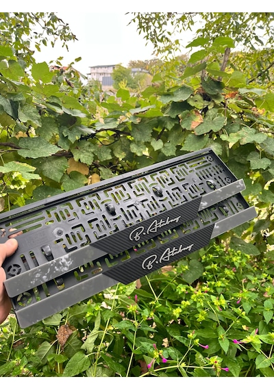 Kişiye Özel Karbon Otomobil Plakalığı