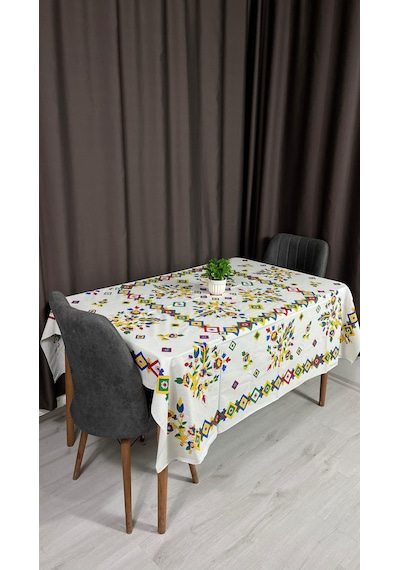 Kolay Temizlenebilir Renkli Cıvıl Cıvıl Desenli Masa Örtüsü 170x170 Cm Beyaz