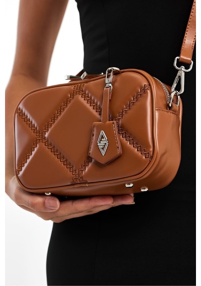 Küçük Boy Nakış Detaylı Crossbody Çapraz Askılı Kadın Omuz Çantası Taba Taba