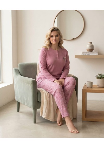 Eyfuze Kadın Kışlık Büyük Beden Curve Nakışlı Desenli Yakası Düğmeli Uzun Kollu Pijama Takımı Koyu Pembe Eyfuze Kadın Kışlık Büyük Beden Curve Nakışlı Desenli Yakası Düğmeli Uzun Kollu Pijama Takımı Koyu Pembe