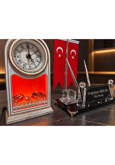 Kişiye Özel Çift Kalemli Kristal Masa İsimliği Türk Bayraklı Saatli Şömineli 3 Parça Siyah