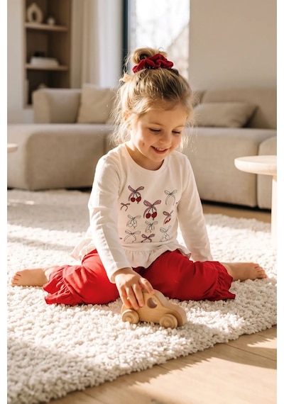 Zuzunga Kız Çocuk Cherry Fiyonk Desenli Fırfırlı Pijama Takımı Toka Hediyeli Kırmızı