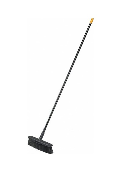 Fiskars Saplı Bahçe Süpürgesi l