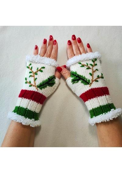 Newdaycraft El Örgüsü Motifli Parmaksız Eldiven / Bileklik - Çam / Yılbaşı Beyaz - Yeşil Newdaycraft El Örgüsü Motifli Parmaksız Eldiven / Bileklik - Çam / Yılbaşı Beyaz - Yeşil