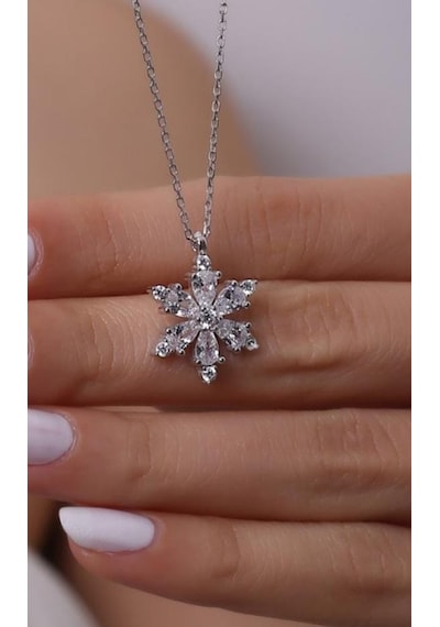 Zanaatsilver Zirkon Taşli Gümüş Zincirli Kamelya Çiçeği Kolye