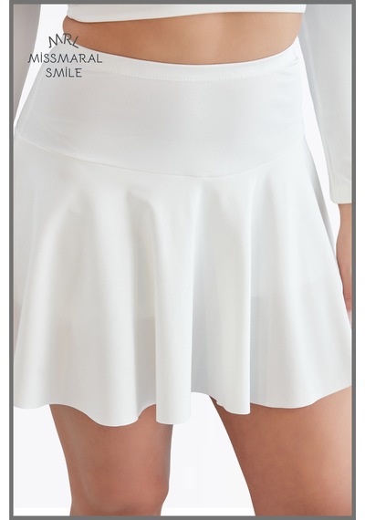 Büyük Beden Etek Içi Şortlu Ekru / Beyaz Yüksek Bel Volanlı Deniz Şortu Skirt With Shorts Curve Ekru / Beyaz