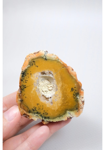 Sarı Merlinit Jeot Hardal Ve Zeytin Dendritik Opal İle Orta Kısmında Druzy Boşluk, 117g