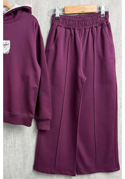 Riccotarz Kız Çocuk Üzeri Dantel Bonjour Yazı Detaylı Kapüşonlu Sweatshirt Bol Kesim Mürdüm Eşofman Takım Riccotarz Kız Çocuk Üzeri Dantel Bonjour Yazı Detaylı Kapüşonlu Sweatshirt Bol Kesim Mürdüm Eşofman Takım