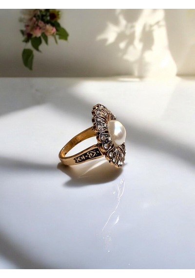 Black Diamond Taşlı İnci Çiçek Yüzük Beyaz
