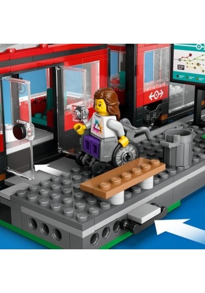 Lego Şehir Merkezi Tramvay İstasyonu 7 Yaş Ve Üzeri İçin Oyun Seti