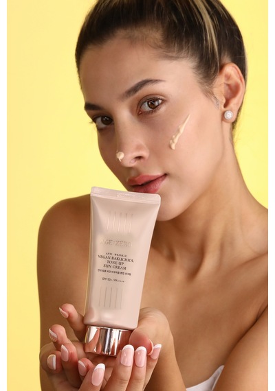 Zero Premium Bakuchiol Beyazlatıcı  Vegan Karşıtı Güneş Kremi SPF50+ 80 ML