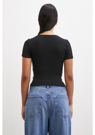 Never More Kare Yaka T-shirt Siyah