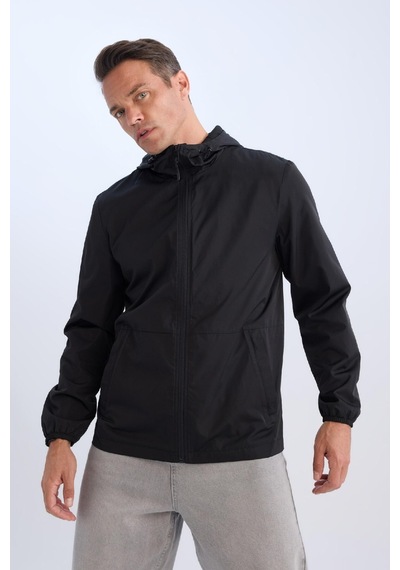 DeFacto Su İtici Slim Fit Dar Kesim Kapüşonlu Fermuarlı Mevsimlik Baharlık Mont C5821AX25SPBK27 DeFacto Su İtici Slim Fit Dar Kesim Kapüşonlu Fermuarlı Mevsimlik Baharlık Mont C5821AX25SPBK27