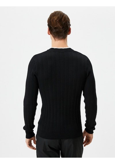 Koton Slim Fit Kazak Triko Dokulu Yaka Detaylı Uzun Kollu Siyah 4wam70063ht Siyah