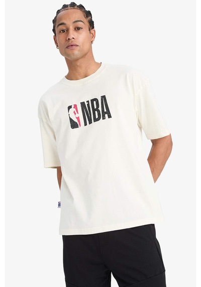 DeFactoFit NBA Wordmark Oversize Geniş Kalıp Bisiklet Yaka Kısa Kollu Tişört W6365AZ25SMER105