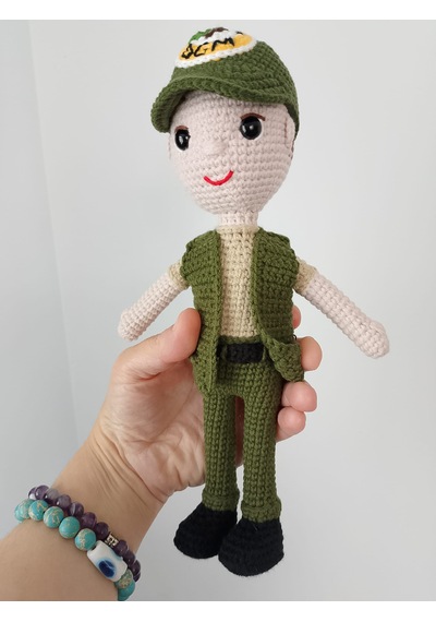 Orman Muhafaza Memuru Amigurumi Bebek El Yapımı Örgü Meslek Figürü Yeşil