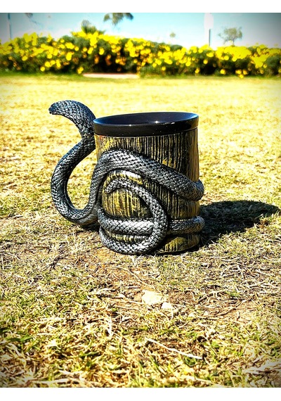 Dükkan Design Yılan Tılsımı Kabartmalı Seramik Kupa Çok Renkli