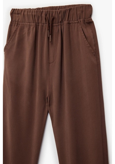 Koton Erkek Çocuk Beli Bağcıklı Viskon Karışımlı Jogger Pantolon Kahve