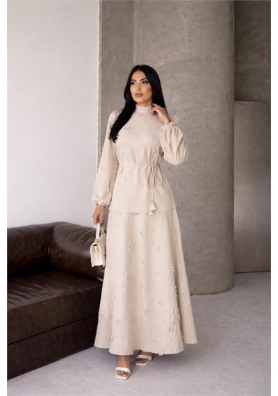 Neşeli Butik Kadın Bej Keten Kumaş Çiçek Aplikeli Hakim Yaka Etekli Takım Nbms2629