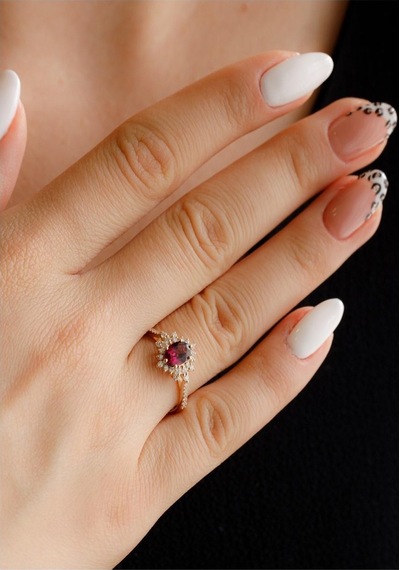 Oval Rhodolite Taşlı Pırlanta Yüzük