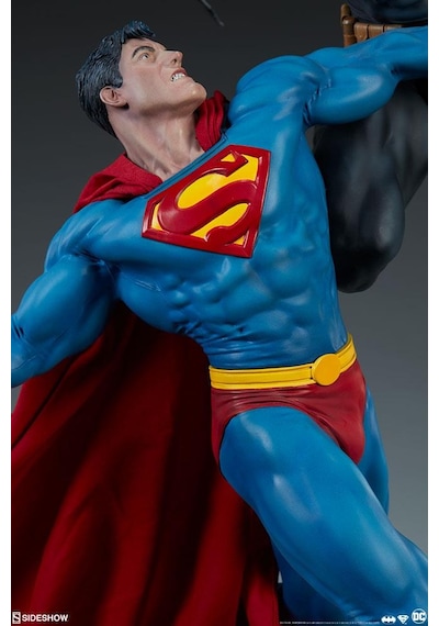 Sideshow Collectibles Batman Vs. Superman Diorama