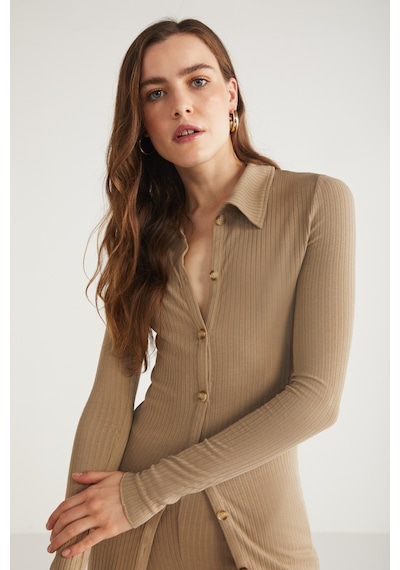 Ethıquet Suelan Kadın Slim Fit Dar Kesim Gömlek Yaka Düğme Detaylı Kaşkorse Bej Gömlek