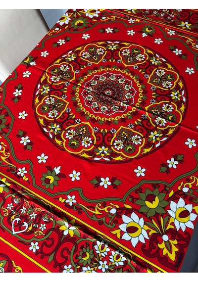 Kolay Temizlenebilir Renkli Cıvıl Cıvıl Desenli Masa Örtüsü 170x170 Cm Turuncu