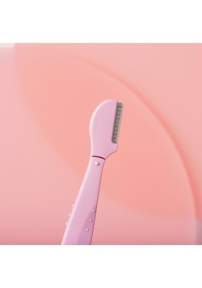 Wilkinson Sword Intuition Kaş Şekillendirme Seti 3 Kaş Usturası + 1 Fırça & Tarak Aparatı