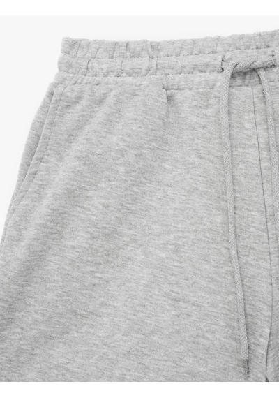 Koton Slim Fit Beli Bağcıklı Cepli Simli Mini Şort Kar Melanj 6sal40139ık Gri Melanj