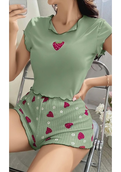 Findit Yeşil Çilek Desenli Askılı Şortlu Pijama Takım Yeşil