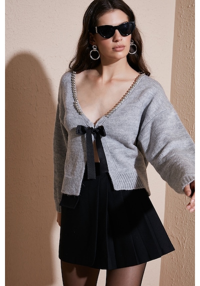 Lela Premium Boncuk Ve Fiyonk Detaylı Regular Fit V Yaka Triko Bayan Hırka 680Hi00180 Gri