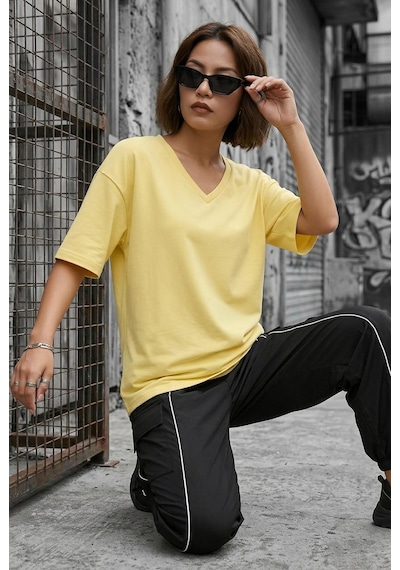 Zey Oversize V Yaka Basic Kadın Tişört - Düşük Omuzlu Salaş Kesim Sari