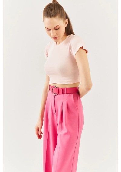 Butikgiz Kadın Kısa Kol Bisiklet Yaka Vücuda Oturan %100 Pamuklu Kaşkorse Esnek Crop Bluz Pudra
