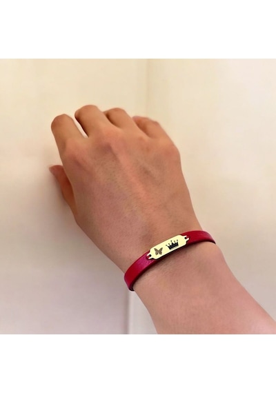 Archin Krallık Tacı Temalı Kelebek Motifli 14 Ayar Altın Plakalı Kırmızı Derili Hediye Bileklik-652sembol Krallık Tacı Sembolü Archin Krallık Tacı Temalı Kelebek Motifli 14 Ayar Altın Plakalı Kırmızı Derili Hediye Bileklik-652sembol Krallık Tacı Sembolü