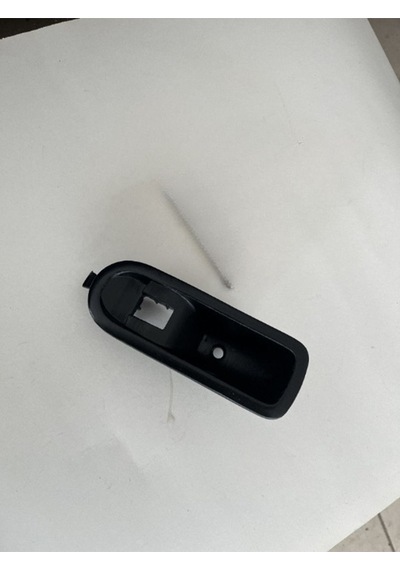 Renault Megane 2 Arka Cam Tuş Çerçevesi