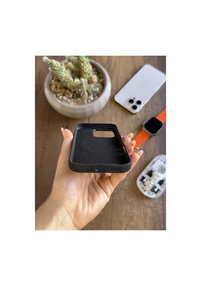 İphone 16 Pro Uyumlu Kadife Yüzeyli Magsafe Uyumlu Premium Kılıf Soocase691 Kahverengi