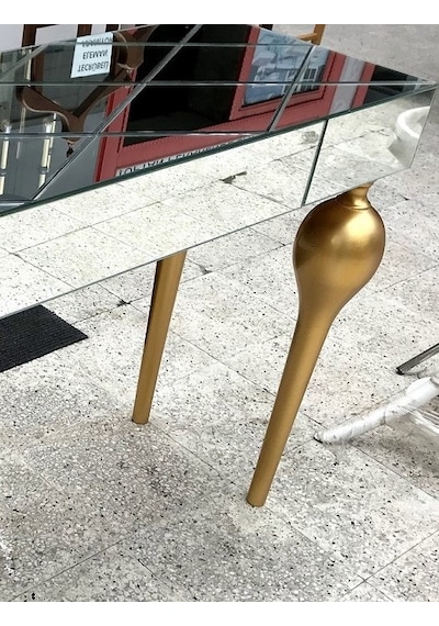 Dresuar TOMBUL Model Ahşap Kayın Torna Parlak Gold renk ayak Siyah Füme Ayna Kutuda sevk El Yapım Siyah Dresuar TOMBUL Model Ahşap Kayın Torna Parlak Gold renk ayak Siyah Füme Ayna Kutuda sevk El Yapım Siyah