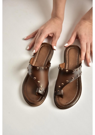 Fox Shoes Y390450403 Kahverengi Hakiki Deri Zımba Detaylı Kadın Terlik Kahverengi