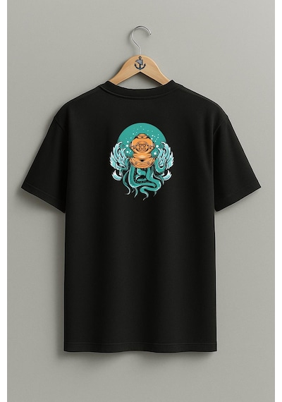 Bahriyeli Collection Oversize Dalgıç Octopus Diving With A Helmet Cep Ve Sırt Tasarımlı Unisex T-shirt SIYAH