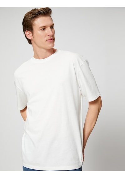 Koton Basic Oversize Tişört Bisiklet Yaka Kısa Kollu Kırık Beyaz 3Sam10059Hk 3Sam10059Hk001 Ekru Koton Basic Oversize Tişört Bisiklet Yaka Kısa Kollu Kırık Beyaz 3Sam10059Hk 3Sam10059Hk001 Ekru