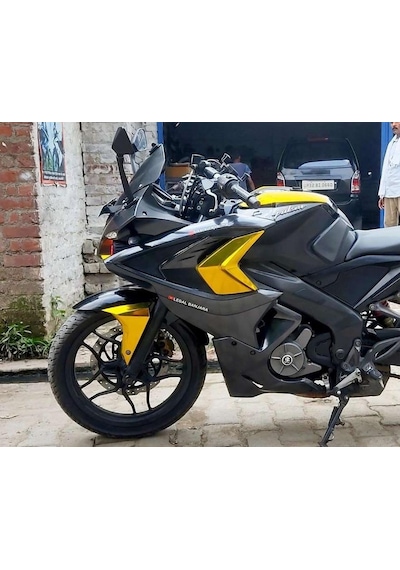 Bajaj Rs200 Gold Kaplama Parçalı Etiket Modeli