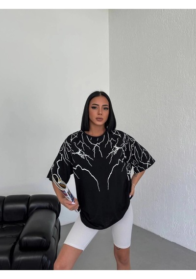 Wear Vexel Kadın Yıldırım Şimşek Baskılı T-shirt Kısa Kol Bisiklet Yaka Oversize Tişört - Siyah Siyah Wear Vexel Kadın Yıldırım Şimşek Baskılı T-shirt Kısa Kol Bisiklet Yaka Oversize Tişört - Siyah Siyah
