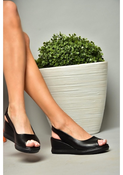 Fox Shoes S674307009 Siyah Kadın Sandalet Siyah