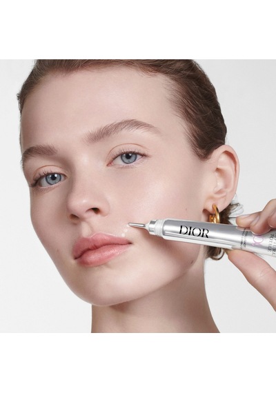 Capture Totale Hyalushot Sıkılaştırıcı Ve Kırışıklık Düzeltici Krem 15 Ml Elsbeauty