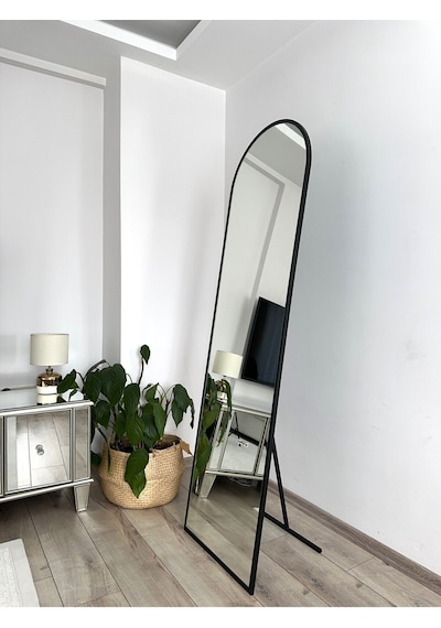 Effe Siyah Metal Çerçeveli 180x50 Cm Oval Ayaklı Boy Aynası